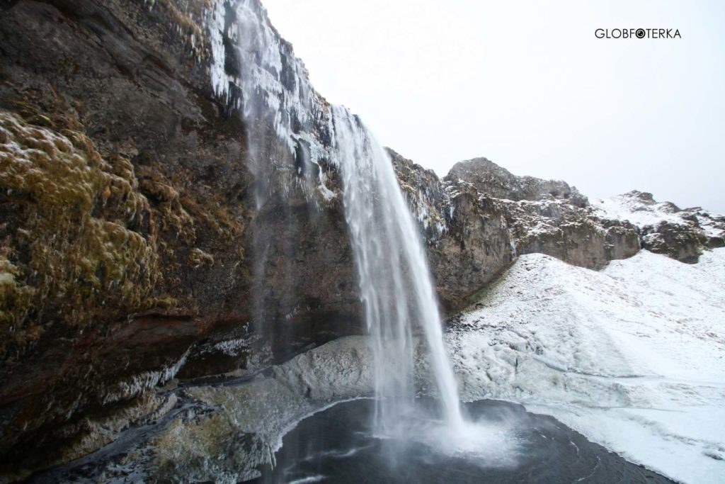 Wodospad Seljalandsfoss na Islandii